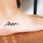 Фото маленькие тату горы 23.07.2019 №075 - little mountain tattoos - tattoo-photo.ru