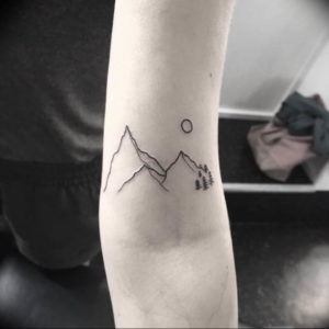 Фото мини тату горы 23.07.2019 №004 - mini mountain tattoo - tattoo-photo.ru