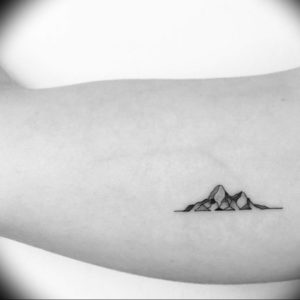 Фото мини тату горы 23.07.2019 №024 - mini mountain tattoo - tattoo-photo.ru