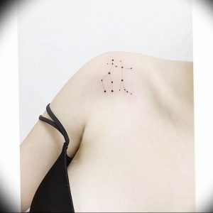 Фото созвездие близнецы тату 12.07.2019 №002 - constellation twins tattoo - tattoo-photo.ru