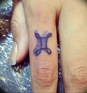 Фото созвездие близнецы тату 12.07.2019 №020 - constellation twins tattoo - tattoo-photo.ru