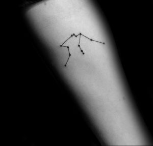 Фото созвездие водолея тату 12.07.2019 №008 - Aquarius constellation tatto - tattoo-photo.ru