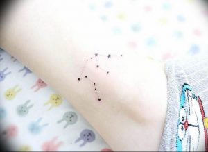 Фото созвездие водолея тату 12.07.2019 №017 - Aquarius constellation tatto - tattoo-photo.ru