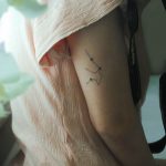 Фото созвездие водолея тату 12.07.2019 №040 - Aquarius constellation tatto - tattoo-photo.ru