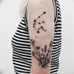 Фото созвездие водолея тату 12.07.2019 №044 - Aquarius constellation tatto - tattoo-photo.ru