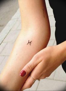 Фото созвездие рыбы тату 12.07.2019 №005 - constellation fish tattoo - tattoo-photo.ru