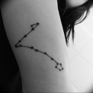 Фото созвездие рыбы тату 12.07.2019 №023 - constellation fish tattoo - tattoo-photo.ru