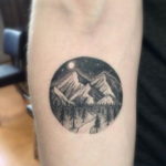 Фото тату горы в круге 23.07.2019 №002 - mountain tattoo in a circle - tattoo-photo.ru