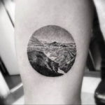 Фото тату горы в круге 23.07.2019 №021 - mountain tattoo in a circle - tattoo-photo.ru