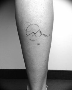 Фото тату горы в круге 23.07.2019 №033 - mountain tattoo in a circle - tattoo-photo.ru