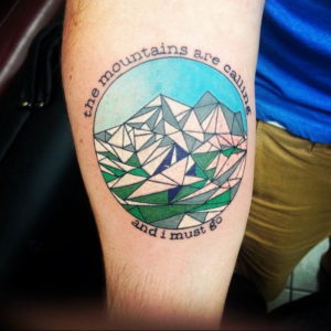Фото тату горы в круге 23.07.2019 №052 - mountain tattoo in a circle - tattoo-photo.ru