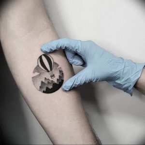 Фото тату горы в круге 23.07.2019 №065 - mountain tattoo in a circle - tattoo-photo.ru