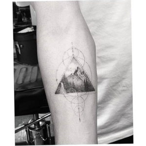 Фото тату горы в треугольнике 23.07.2019 №011 - mountain triangle tattoo - tattoo-photo.ru