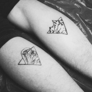 Фото тату горы в треугольнике 23.07.2019 №016 - mountain triangle tattoo - tattoo-photo.ru