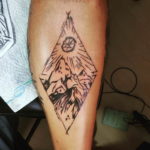 Фото тату горы в треугольнике 23.07.2019 №023 - mountain triangle tattoo - tattoo-photo.ru