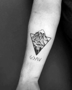 Фото тату горы в треугольнике 23.07.2019 №026 - mountain triangle tattoo - tattoo-photo.ru