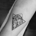 Фото тату горы в треугольнике 23.07.2019 №032 - mountain triangle tattoo - tattoo-photo.ru