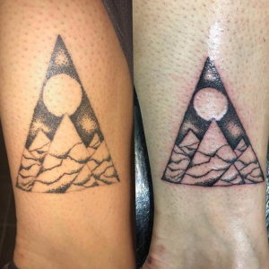 Фото тату горы в треугольнике 23.07.2019 №033 - mountain triangle tattoo - tattoo-photo.ru