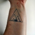 Фото тату горы в треугольнике 23.07.2019 №042 - mountain triangle tattoo - tattoo-photo.ru