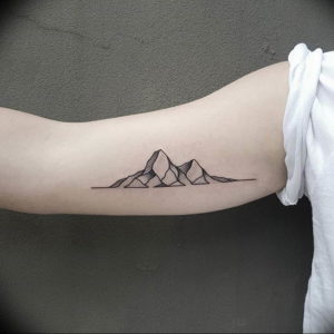 Фото тату горы геометрия 23.07.2019 №009 - mountain tattoo geometry - tattoo-photo.ru