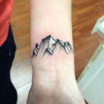 Фото тату горы на запястье 23.07.2019 №005 - mountain tattoo on wrist - tattoo-photo.ru