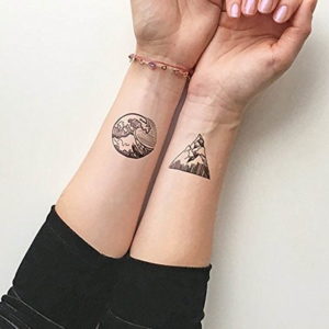 Фото тату горы на запястье 23.07.2019 №017 - mountain tattoo on wrist - tattoo-photo.ru
