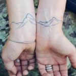 Фото тату горы на запястье 23.07.2019 №020 - mountain tattoo on wrist - tattoo-photo.ru