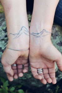Фото тату горы на запястье 23.07.2019 №020 - mountain tattoo on wrist - tattoo-photo.ru
