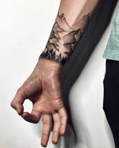 Фото тату горы на запястье 23.07.2019 №021 - mountain tattoo on wrist - tattoo-photo.ru