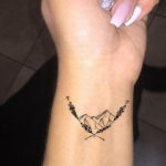 Фото тату горы на запястье 23.07.2019 №024 - mountain tattoo on wrist - tattoo-photo.ru