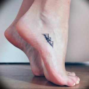 Фото тату горы на ноге 23.07.2019 №004 - mountain tattoo on foot - tattoo-photo.ru