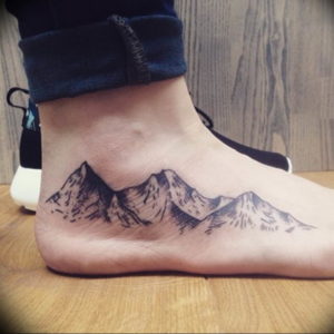 Фото тату горы на ноге 23.07.2019 №018 - mountain tattoo on foot - tattoo-photo.ru