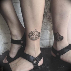 Фото тату горы на ноге 23.07.2019 №025 - mountain tattoo on foot - tattoo-photo.ru
