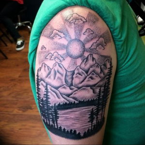 Фото тату горы на плече 23.07.2019 №022 - mountain tattoo on the shoulder - tattoo-photo.ru