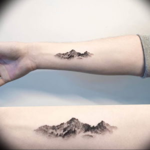 Фото тату горы на предплечье 23.07.2019 №002 - forearm mountain tattoo - tattoo-photo.ru