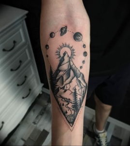 Фото тату горы на предплечье 23.07.2019 №003 - forearm mountain tattoo - tattoo-photo.ru