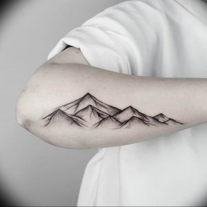 Фото тату горы на предплечье 23.07.2019 №014 - forearm mountain tattoo - tattoo-photo.ru