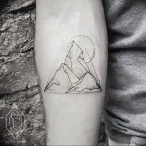Фото тату горы на предплечье 23.07.2019 №043 - forearm mountain tattoo - tattoo-photo.ru