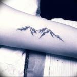 Фото тату горы на предплечье 23.07.2019 №053 - forearm mountain tattoo - tattoo-photo.ru