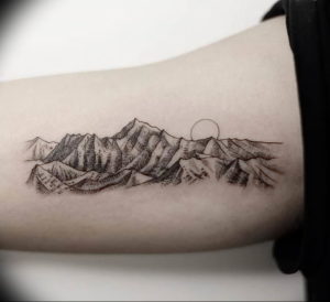 Фото тату горы на предплечье 23.07.2019 №055 - forearm mountain tattoo - tattoo-photo.ru