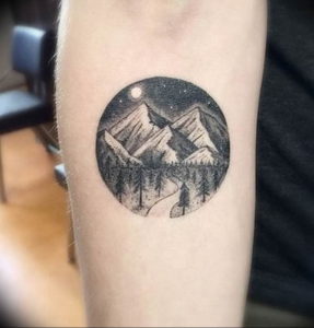 Фото тату горы на предплечье 23.07.2019 №059 - forearm mountain tattoo - tattoo-photo.ru
