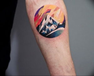 Фото тату горы на предплечье 23.07.2019 №062 - forearm mountain tattoo - tattoo-photo.ru