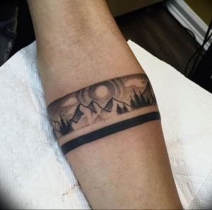 Фото тату горы на предплечье 23.07.2019 №079 - forearm mountain tattoo - tattoo-photo.ru