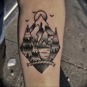 Фото тату горы на предплечье 23.07.2019 №090 - forearm mountain tattoo - tattoo-photo.ru