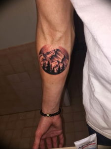Фото тату горы на предплечье 23.07.2019 №118 - forearm mountain tattoo - tattoo-photo.ru