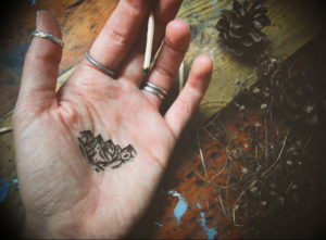 Фото тату горы на руке 23.07.2019 №010 - mountain tattoo on hand - tattoo-photo.ru