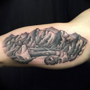 Фото тату горы на руке 23.07.2019 №023 - mountain tattoo on hand - tattoo-photo.ru