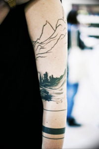 Фото тату горы на руке 23.07.2019 №029 - mountain tattoo on hand - tattoo-photo.ru