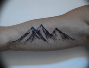 Фото тату горы на руке 23.07.2019 №030 - mountain tattoo on hand - tattoo-photo.ru