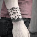 Фото тату горы на руке 23.07.2019 №032 - mountain tattoo on hand - tattoo-photo.ru